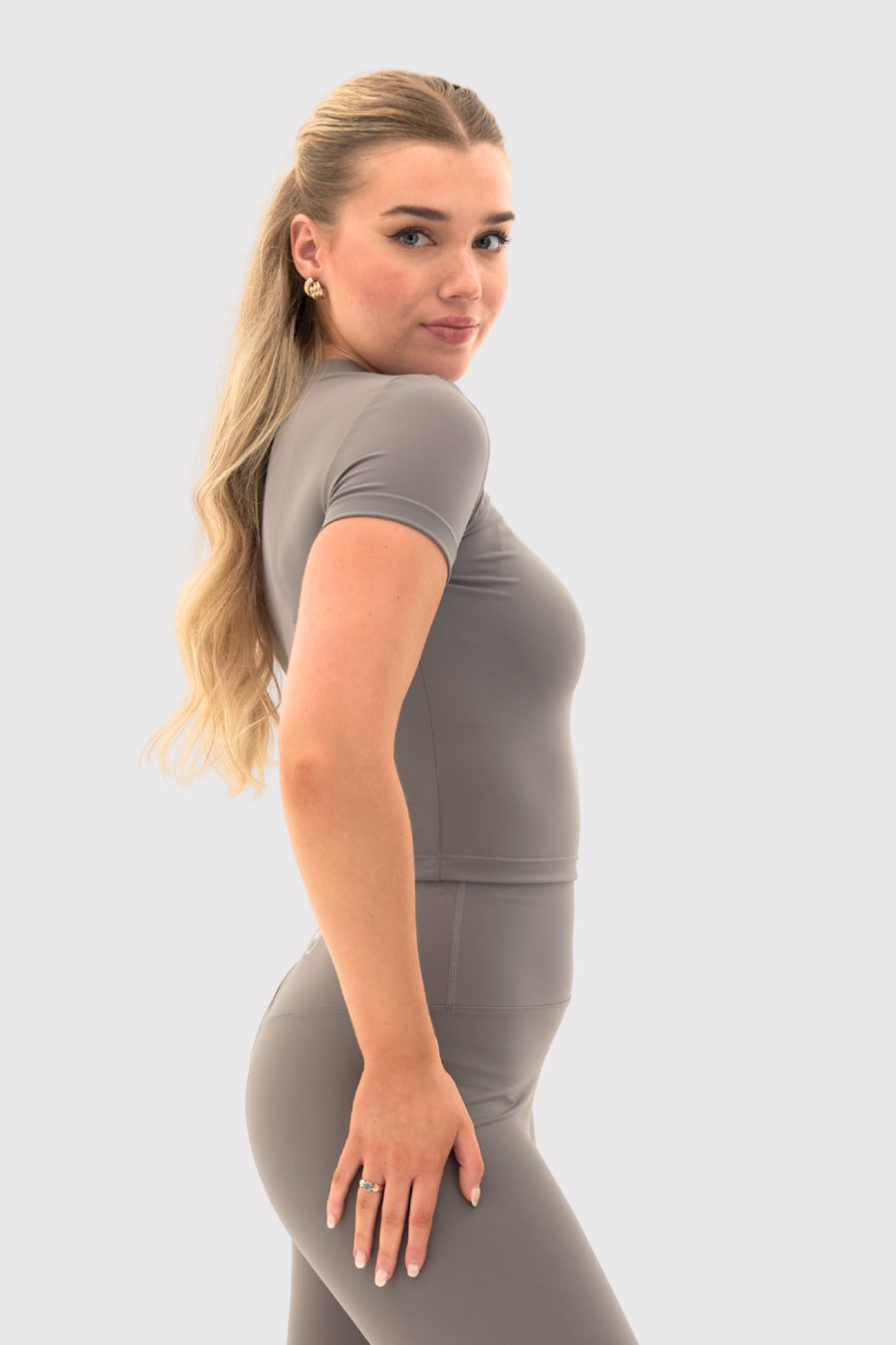 Crew Neck Short Sleeve Cropped Tee