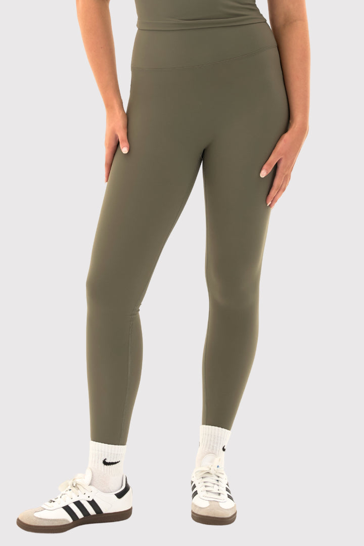 Flexara™ High-Rise Curve-Hugging Legging