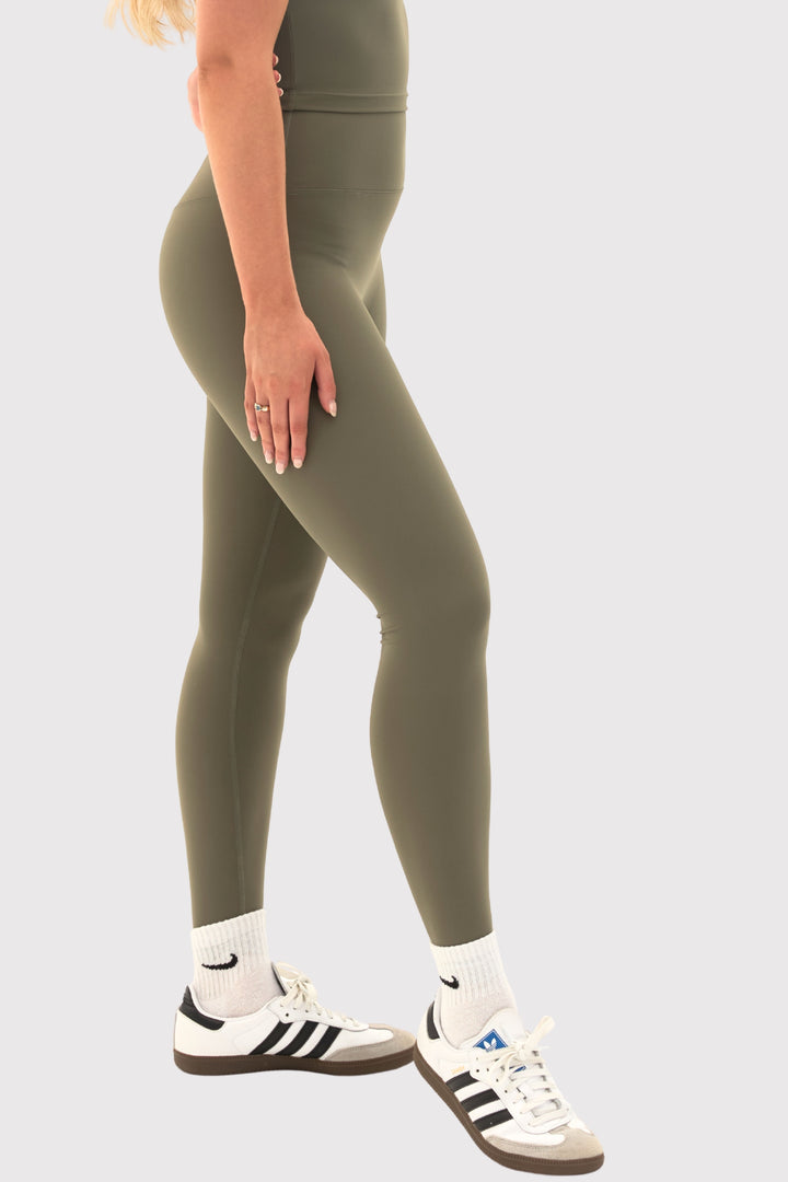 Flexara™ High-Rise Curve-Hugging Legging