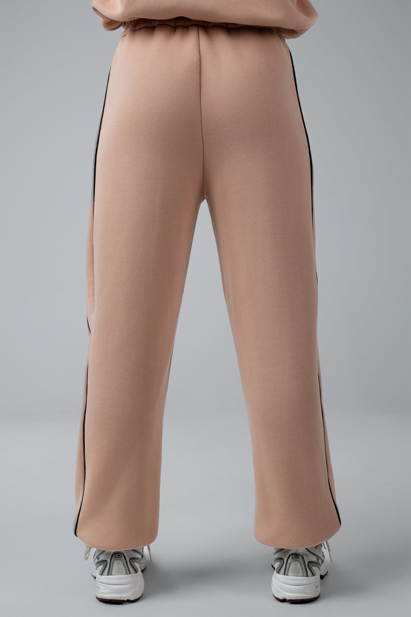 jogger pants